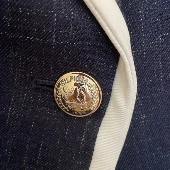 Tommy Hilfiger Navy Blazer with White Trim and Branded Buttons! Size 14 - Picture 10 of 17